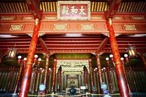 Khai quật khảo cổ cung điện nơi 13 vị vua triều Nguyễn đăng quang