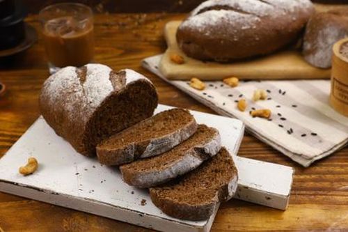 Cách làm bánh mì đen giòn ngon bổ dưỡng như đồ nhập khẩu tại nhà