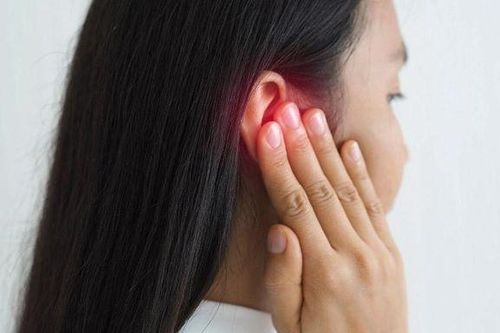Ù tai sau tiêm vắc xin COVID-19 có đáng ngại?