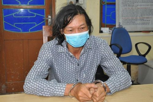 Khởi tố kẻ đâm phó công an huyện