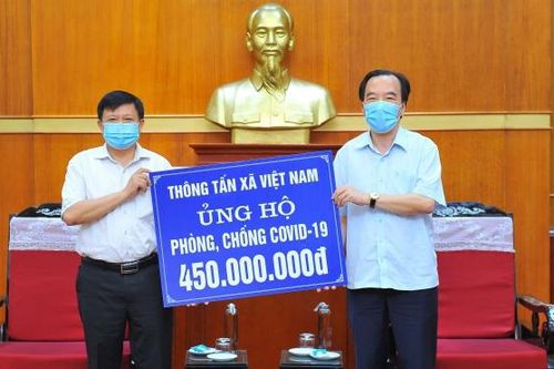 Thông tấn xã Việt Nam ủng hộ 450 triệu đồng cho công tác phòng, chống dịch Covid-19