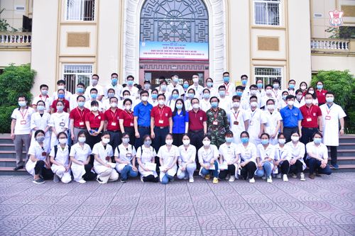 Sinh viên ĐH Y Hà Nội tiếp tục lên đường 'chi viện' cho Bắc Ninh
