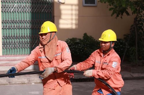Tiêu thụ điện tăng kỷ lục do nắng nóng