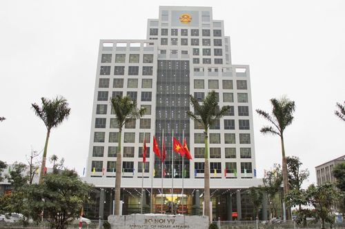 Đề xuất bỏ chứng chỉ ngoại ngữ, tin học cho công chức, viên chức