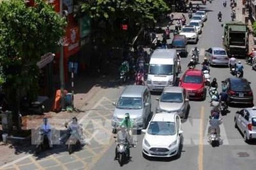 Nắng nóng gay gắt tại nhiều khu vực trên cả nước