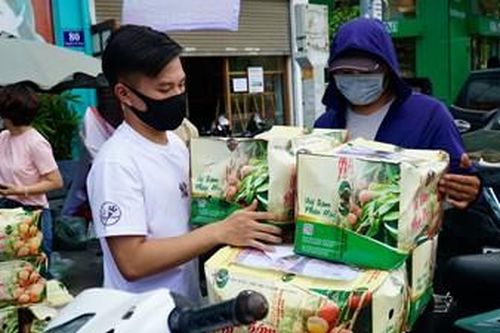 Người dân Hà Nội chung tay hỗ trợ tiêu thụ nông sản Bắc Giang
