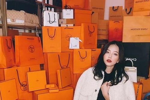 Tin mới vụ 'hotgirl hàng hiệu' lừa tiền khách hàng