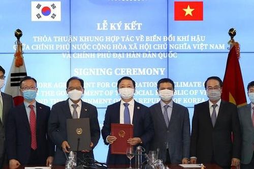 Việt Nam - Hàn Quốc ký kết Thỏa thuận khung hợp tác về biến đổi khí hậu