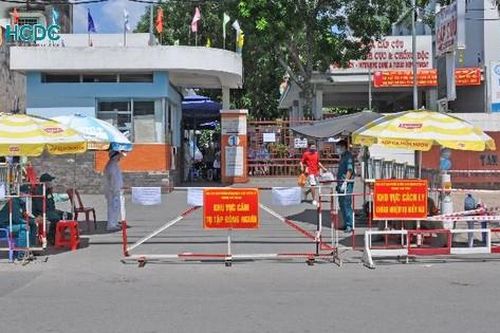 Hai nhân viên Bệnh viện quận Tân Phú - TPHCM nghi mắc COVID-19