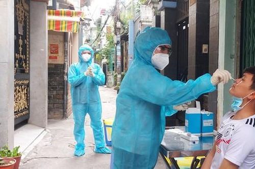 Khẩn cấp phong tỏa, truy vết người tiếp xúc ca nghi nhiễm COVID-19 ở quận 3 và Nhà Bè