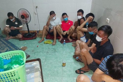 Hà Tĩnh: Khởi tố nhóm đối tượng đánh bạc trong khách sạn
