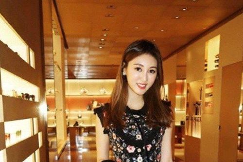 Á hậu Hà Diễm Quyên nhận 38 triệu USD sau khi ly hôn chồng đại gia