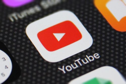 Từ hôm nay, YouTuber ở Việt Nam sẽ phải đóng thuế cho lượt xem từ Mỹ