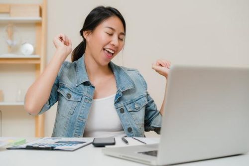 Chỉ cần loại bỏ 3 thói quen chi tiêu gây hại, bạn sẽ nhanh chóng trả hết nợ