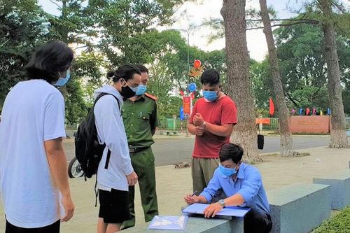 Bảo Lộc xử lý nghiêm các trường hợp không đeo khẩu trang khi ra ngoài