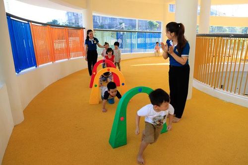 Chăm sóc, bảo vệ trẻ em: Cần nhiều 'rào chắn' an toàn