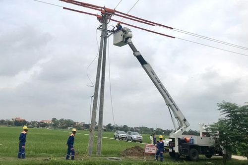 Nắng nóng khiến lượng điện tiêu thụ trên địa bàn Hà Nội lập đỉnh mới