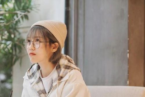 Hậu Hoàng trở thành nữ YouTuber Việt đầu tiên đạt 2,4 tỷ lượt xem trên toàn kênh