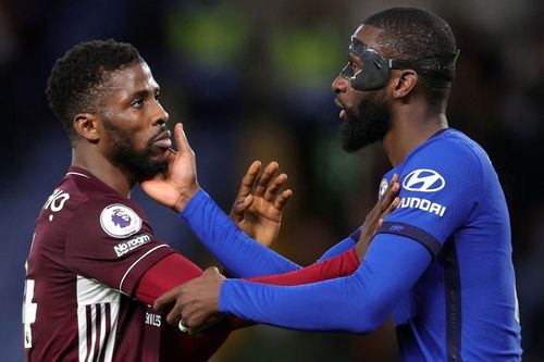 Chelsea và Leicester nhận án phạt