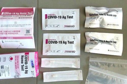 260.000 đồng/kit test nhanh Covid-19 rao bán trên chợ mạng
