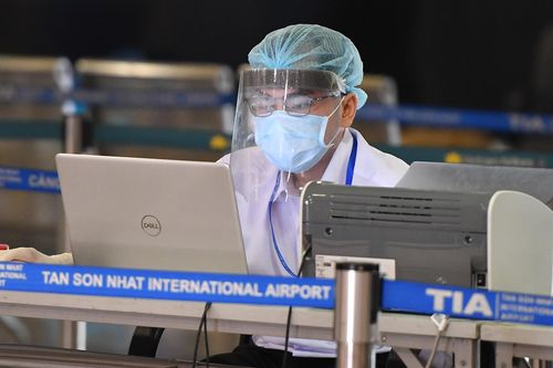 Sân bay Nội Bài, Tân Sơn Nhất tiếp tục đón khách nhập cảnh