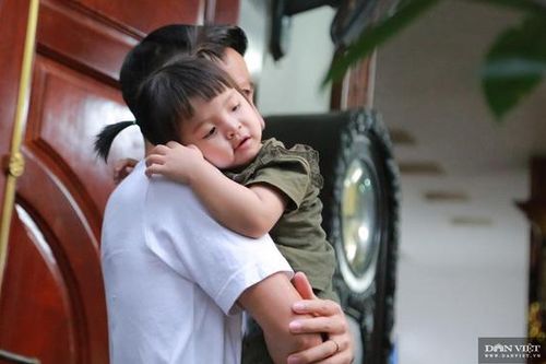 Tuyển thủ Việt Nam khoe con trong ngày Tết thiếu nhi