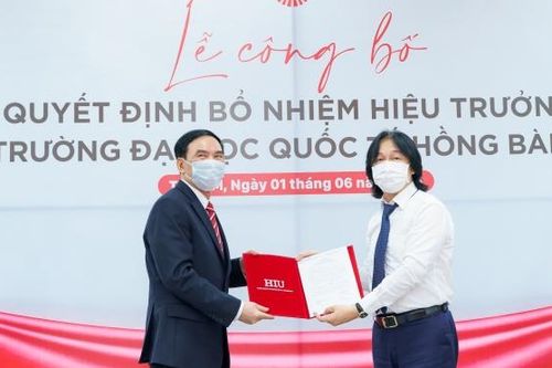Giáo sư y khoa trở thành Hiệu trưởng trường Đại học Quốc tế Hồng Bàng