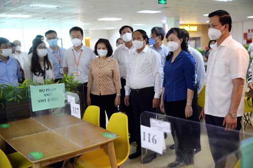Phó Thủ tướng Lê Văn Thành kiểm tra công tác chống dịch và duy trì sản xuất tại Bắc Ninh