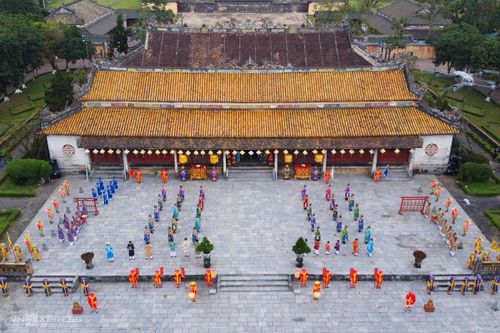 Khai quật khảo cổ tại điện Thái Hòa