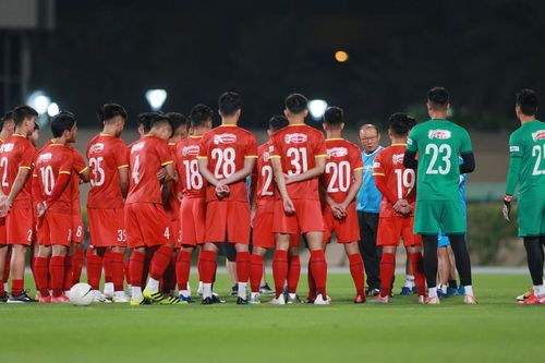 Thầy Park đi xem 'giò cẳng' của đối thủ bảng G