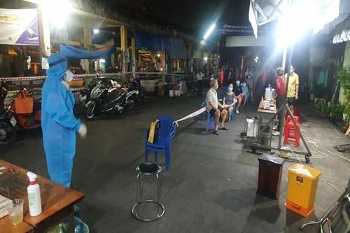 Lấy mẫu hơn 28.000 mẫu xét nghiệm COVID-19 tại Khu công nghệ cao Thành phố Thủ Đức