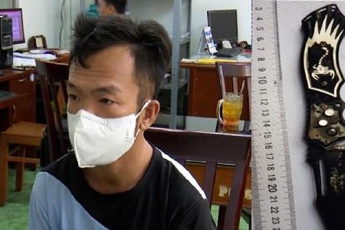 Dùng dao bấm cán xếp đâm 2 người thương vong vì mâu thuẫn trong lúc nhậu