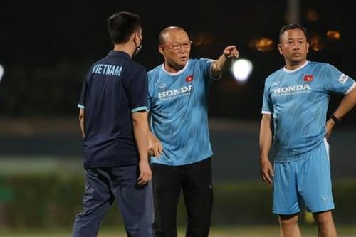 Ông Park họp BHL đội tuyển Việt Nam, lên kế hoạch theo dõi Indonesia và Malaysia