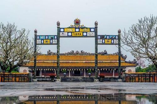 Khai quật ngôi điện từng là nơi đăng quang nhiều đời vua Nguyễn