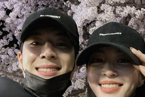 Bạn trai kém 10 tuổi của Han Ye Seul bị phanh phui quá khứ là trai bao