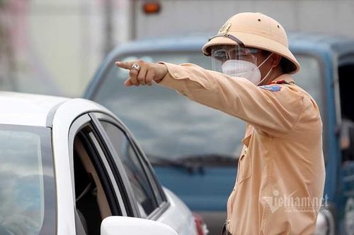 Chốt kiểm dịch căng mình giữa 'chảo lửa' Bắc Giang