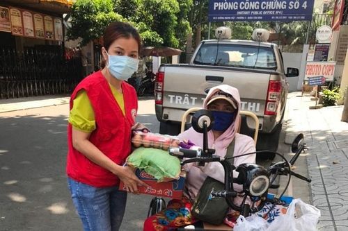 Những nghĩa cử cao đẹp trong mùa dịch tại TP Hồ Chí Minh