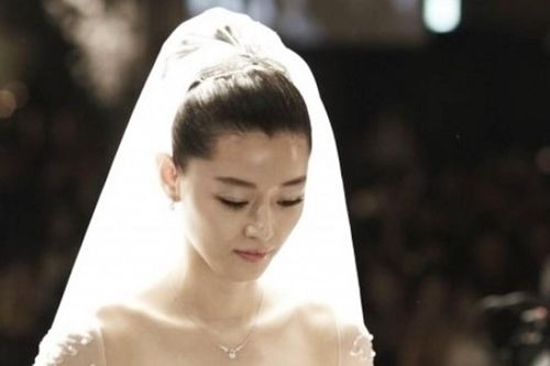 Nhìn lại màn cầu hôn và đám cưới quy tụ dàn sao khủng của Jeon Ji Hyun trước tin ly hôn