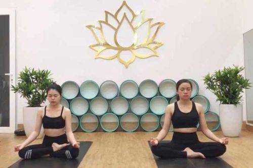Yoga 'trực tuyến' ở Pleiku