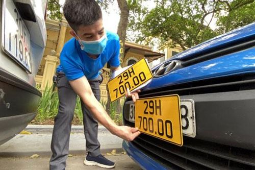 Nhiều tổ chức, cá nhân chưa chủ động đổi biển số xe sang màu vàng