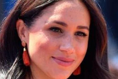 Meghan 'sợ mất tước hiệu hoàng gia sau những chia sẻ của Harry'