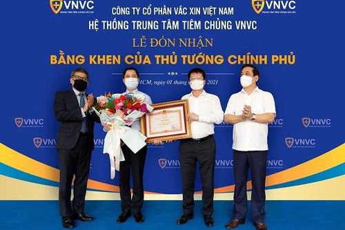 VNVC đón nhận Bằng khen của Thủ tướng Chính phủ
