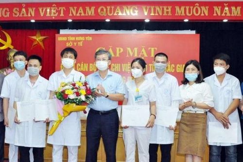 Hưng Yên chi viện 6 bác sĩ, điều dưỡng tới Bắc Giang chống dịch