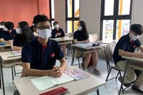 Khẩu trang, giãn cách vẫn quan trọng ngay cả khi đã tiêm vắc xin COVID-19