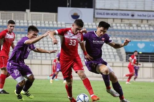 Tuyển Việt Nam: Toan tính để bay cao