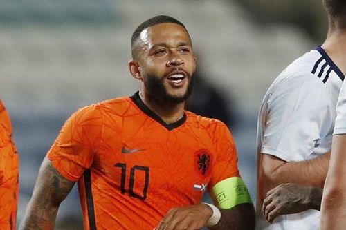 Depay lập cú đúp vào lưới tuyển Scotland