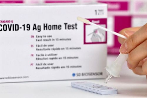 Có được tự mua, sử dụng kit test nhanh Covid-19 bán trên mạng?