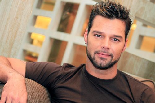 Ricky Martin mắc bệnh tâm lý vì bị công kích giới tính