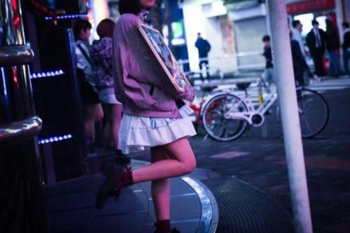 Cuộc sống về đêm ở Tokyo nhộn nhịp bất chấp dịch