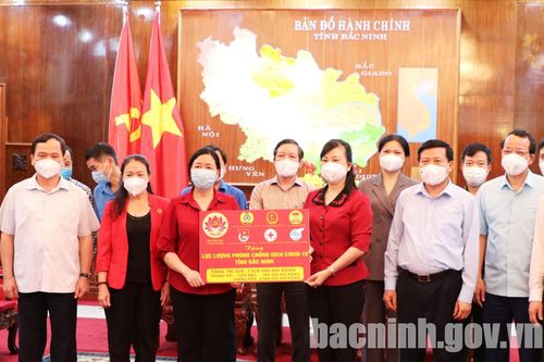 Chia sẻ, hỗ trợ Bắc Ninh chống dịch